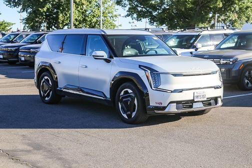 Ivory Silver 2024 Kia EV9 Land