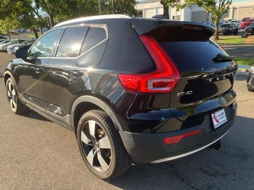 2019 Volvo XC40 MOMENTUM