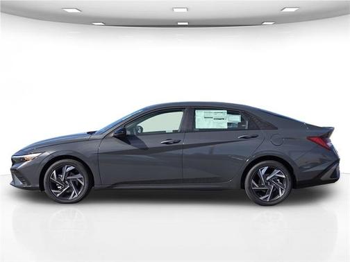 2025 Hyundai ELANTRA HEV SEL Sport