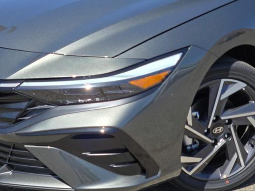 2025 Hyundai ELANTRA HEV Limited
