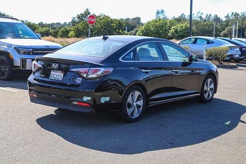Eclipse Black 2016 Hyundai Sonata Plug-In Hybrid Limited