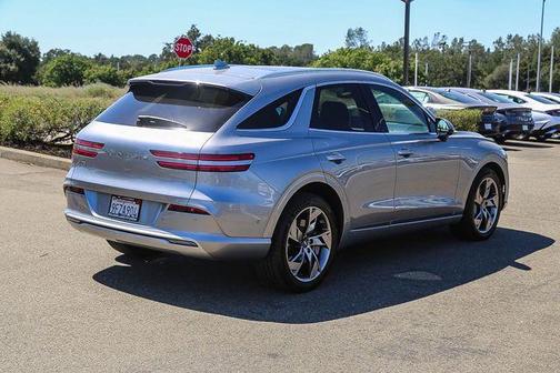 Savile Silver 2023 Genesis Electrified GV70 Advanced