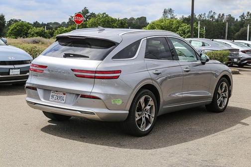 Savile Silver 2023 Genesis Electrified GV70 Advanced