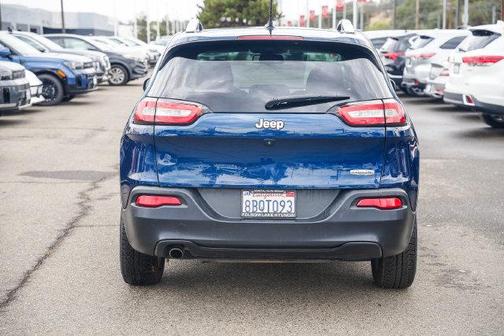 Patriot Blue Pearlcoat 2018 Jeep Cherokee Latitude