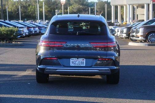 2023 Genesis Electrified GV70 Advanced