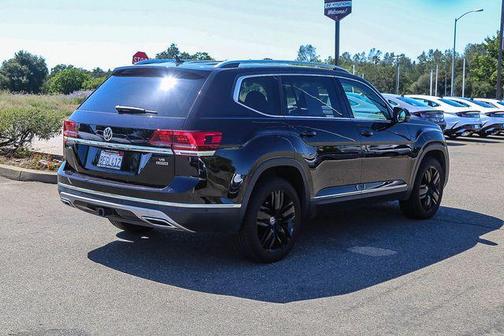 Deep Black Pearl Effect 2018 Volkswagen Atlas 3.6L SEL Premium
