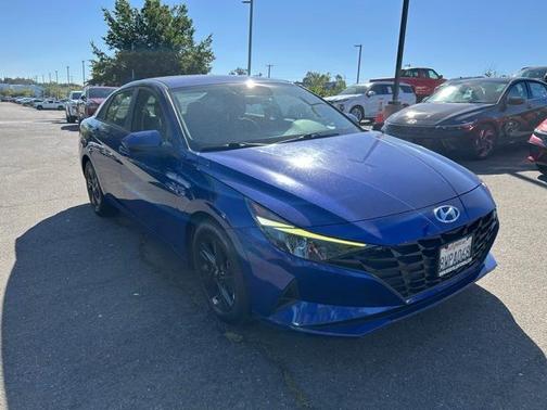 2021 Hyundai ELANTRA SEL