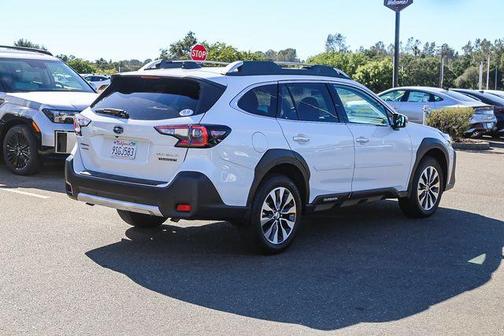 Crystal White Pearl 2025 Subaru Outback Touring XT