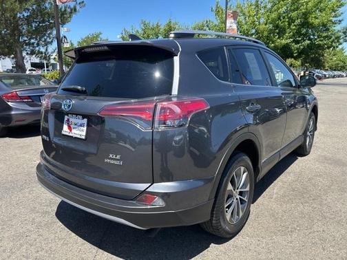 2017 Toyota RAV4 Hybrid XLE