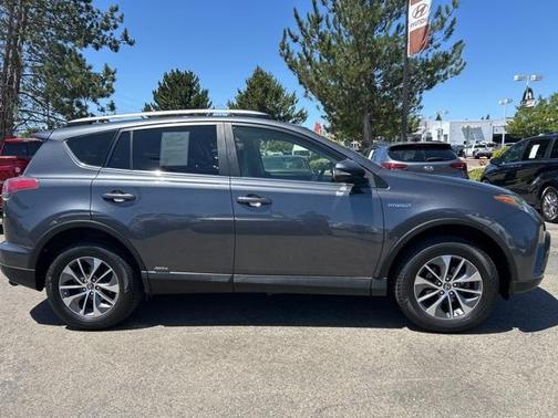 2017 Toyota RAV4 Hybrid XLE