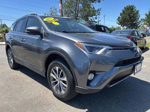 2017 Toyota RAV4 Hybrid XLE