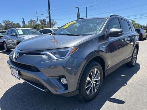 2017 Toyota RAV4 Hybrid XLE
