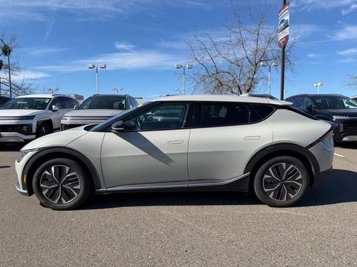 2024 Kia EV6 Light