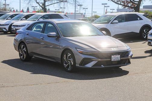 2025 Hyundai ELANTRA SEL Convenience