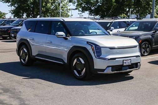 Ivory Silver 2024 Kia EV9 Light Long Range