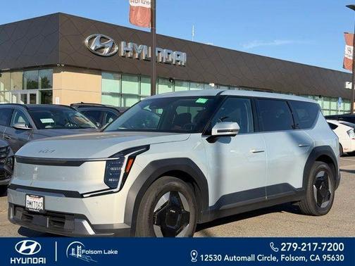 Ivory Silver 2024 Kia EV9 Light Long Range