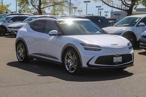 Uyuni White 2023 Genesis GV60 Performance