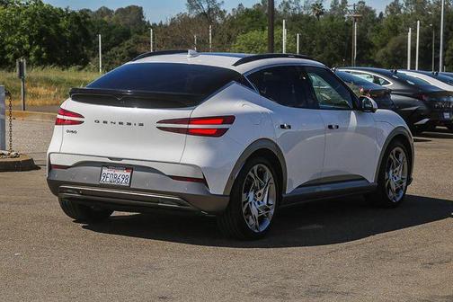 Uyuni White 2023 Genesis GV60 Performance