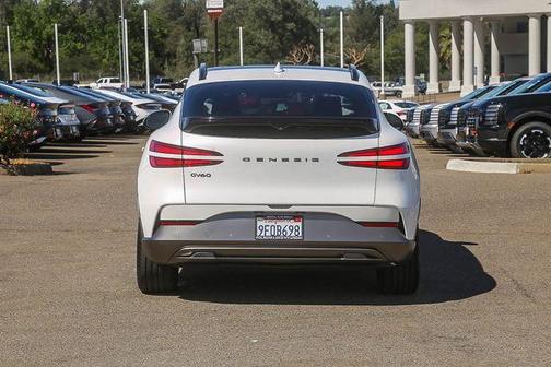 Uyuni White 2023 Genesis GV60 Performance