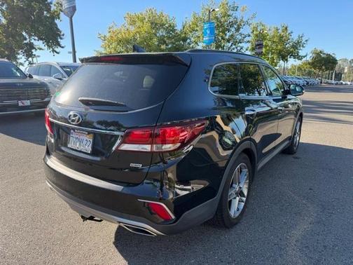 2017 Hyundai SANTA FE SE Ultimate