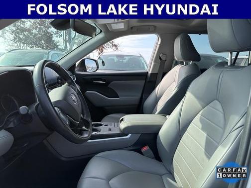 2021 Toyota Highlander Hybrid XLE