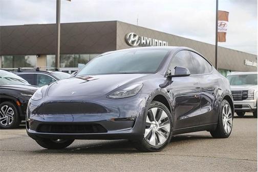 2023 Tesla Model Y Base