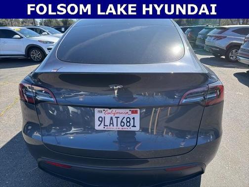 2023 Tesla Model Y Base