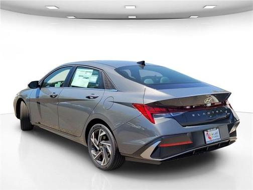 2025 Hyundai ELANTRA HEV Limited