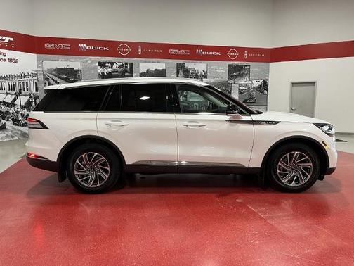 2023 Lincoln Aviator STANDARD