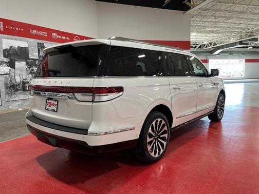2024 Lincoln Navigator L RESERVE