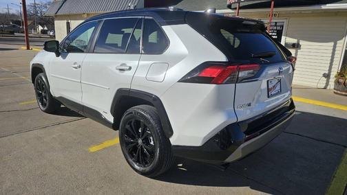 2024 Toyota RAV4 Hybrid SE