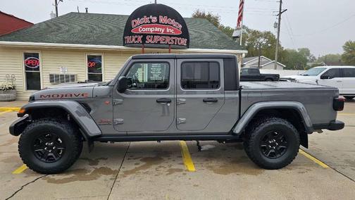 2021 Jeep Gladiator Mojave 4x4 4dr Crew Cab 5.0 ft. SB