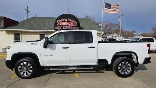 2024 Chevrolet Silverado 2500 Custom