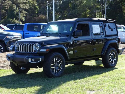 2024 Jeep Wrangler 4-Door Sahara 4x4