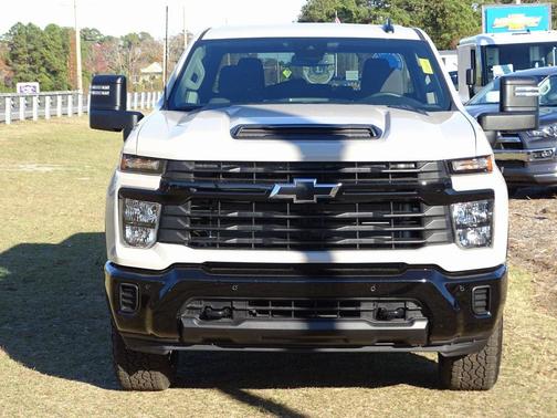 2026 Chevrolet Silverado 2500 Custom
