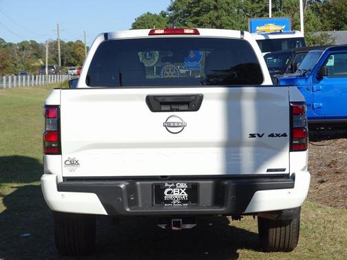 2023 Nissan Frontier SV