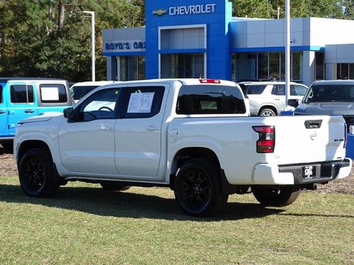 2023 Nissan Frontier SV