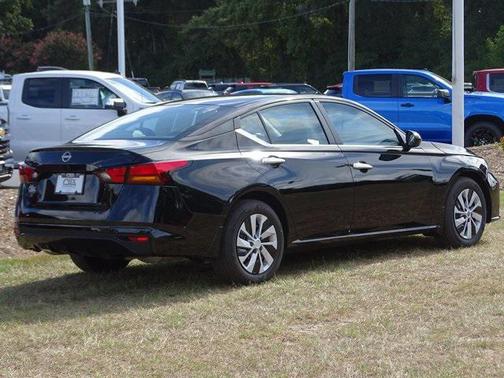 2023 Nissan Altima S FWD