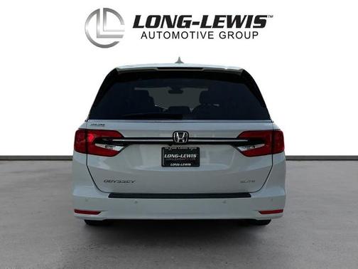 White 2022 Honda Odyssey ELITE
