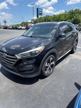 Black Noir Pearl 2017 Hyundai TUCSON LIMITED