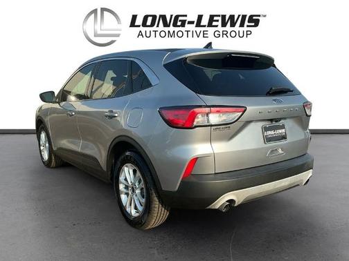 ICONIC SILVER 2022 Ford Escape SE