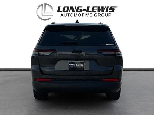 Metallic 2022 Jeep Grand Cherokee LAREDO