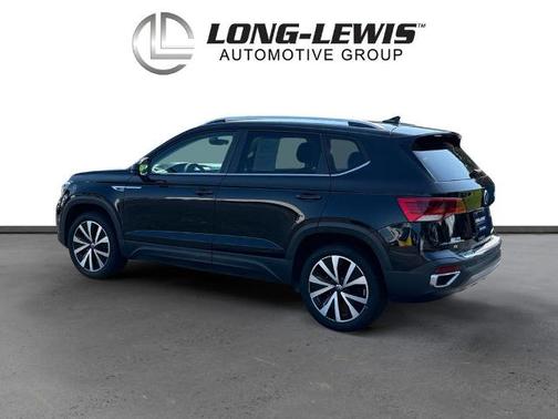 Deep Black Pearl Effect 2023 Volkswagen Taos 1.5T SE
