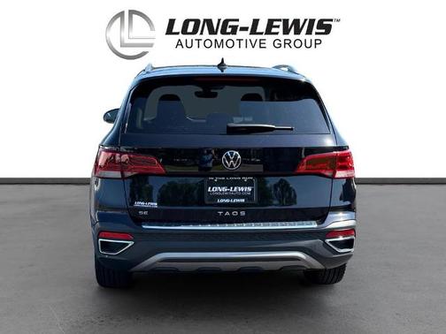 Deep Black Pearl Effect 2023 Volkswagen Taos 1.5T SE