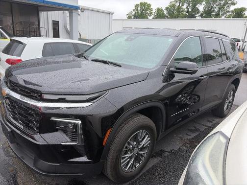 Mosaic Black Metallic 2024 Chevrolet Traverse LT