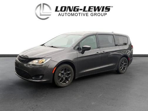 Granite Crystal Clearcoat Metallic 2018 Chrysler Pacifica TOURING PLUS