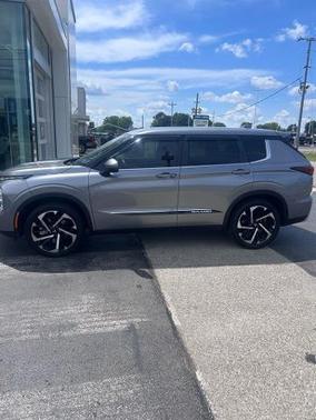 Mercury Gray Metallic 2022 Mitsubishi Outlander SE