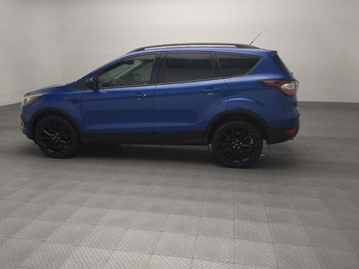 Lightning Blue Metallic 2017 Ford Escape SE