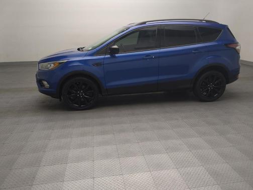 Lightning Blue Metallic 2017 Ford Escape SE