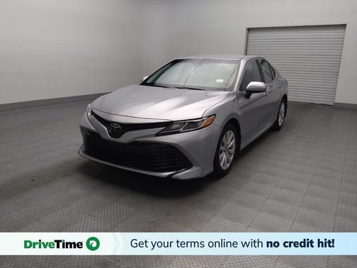 Celestial Silver Metallic 2018 Toyota Camry LE